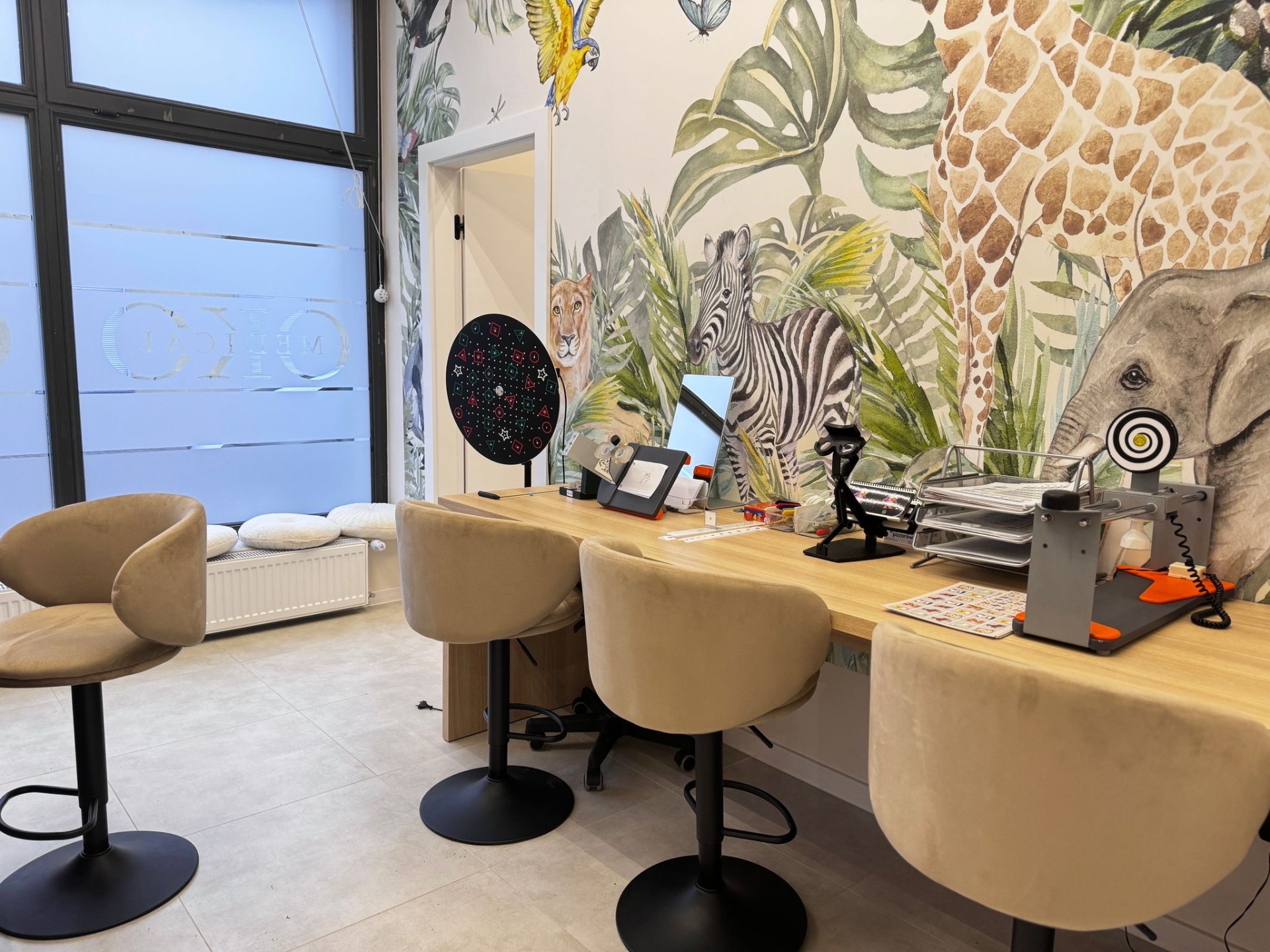 Cwiczenia terapii widzenia w gabinecie OKO-MEDICAL w Giżycku prowadzone przez mgr Jolantę Sobolewską..