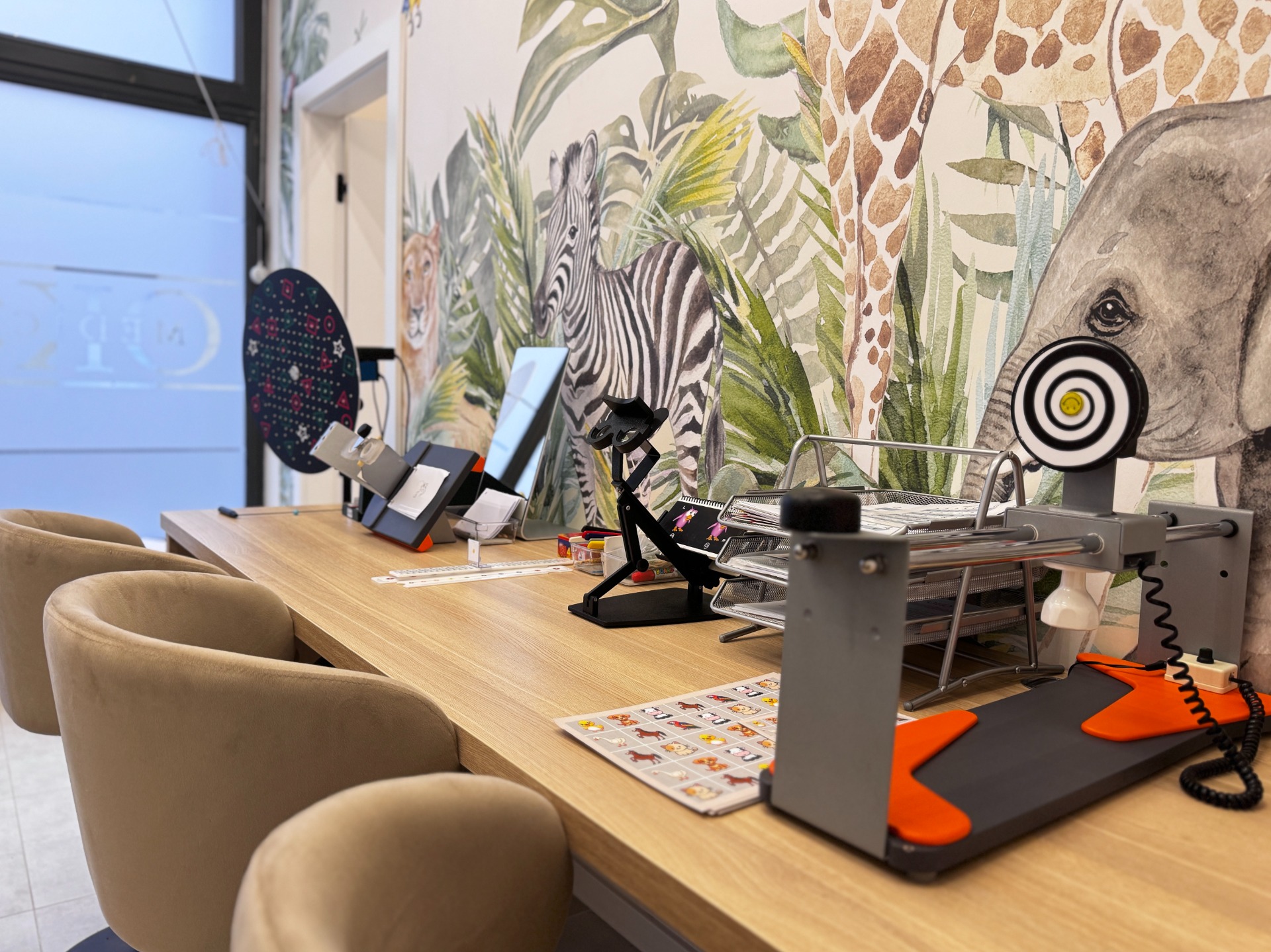 Cwiczenia terapii widzenia w gabinecie OKO-MEDICAL w Giżycku prowadzone przez mgr Jolantę Sobolewską..